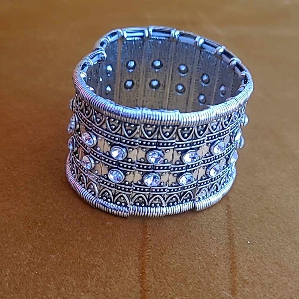 Elastic boho bangle